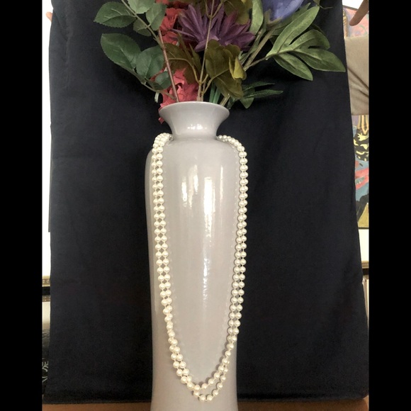 SPECIAL! Any 2 for 20, 3 for 25! Long white faux pearl necklace - Picture 2 of 4